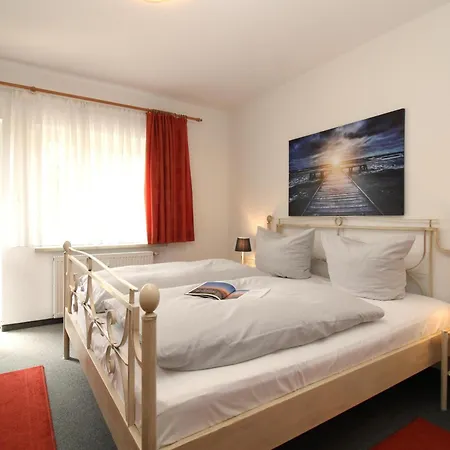 Appartementanlage Zaunkoenig 5 * Kuehlungsborn
