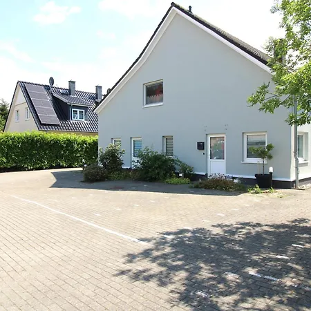 Appartementanlage Zaunkoenig 5 * Kuehlungsborn